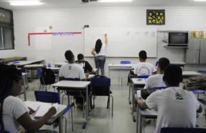 Leia mais sobre o artigo Pisa 2025: Brasil fica abaixo da média da OCDE em Matemática, Leitura e Ciências