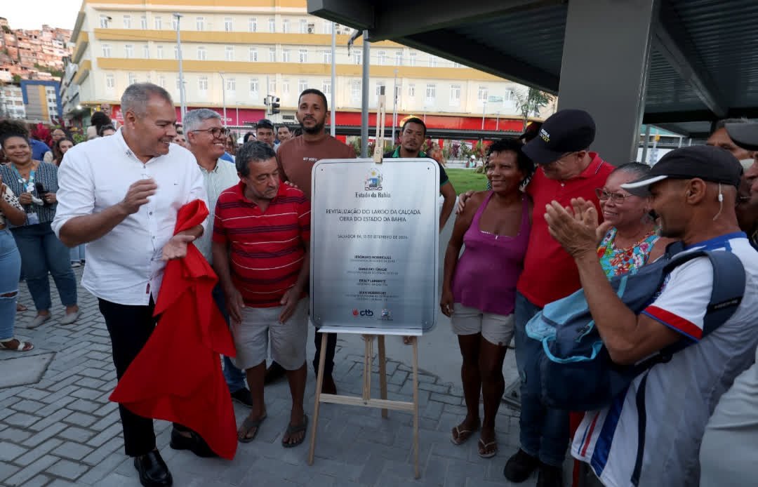 Estado da Bahia entrega revitalização do Largo da Calçada e projeta expansão do VLT até Alagoinhas