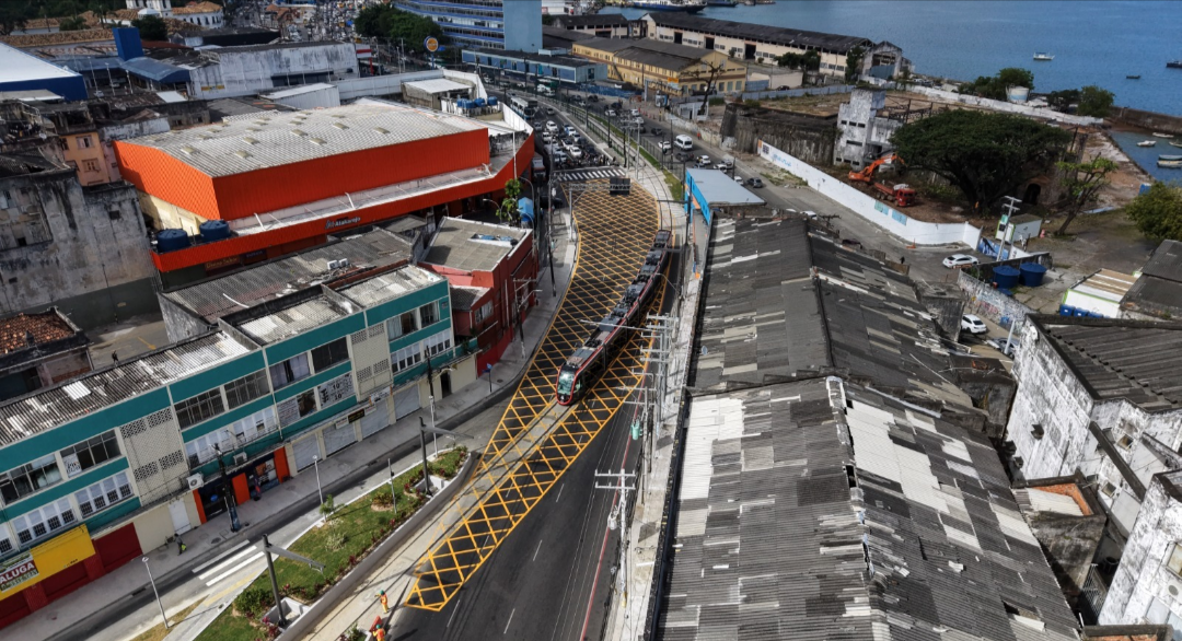 VLT inicia operação entre as Estações São Joaquim e Calçada