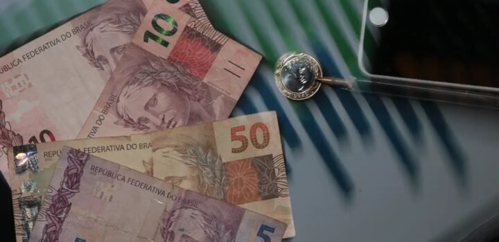 Ata do Copom divide economistas entre cautela restritiva e viés para novos cortes de juros