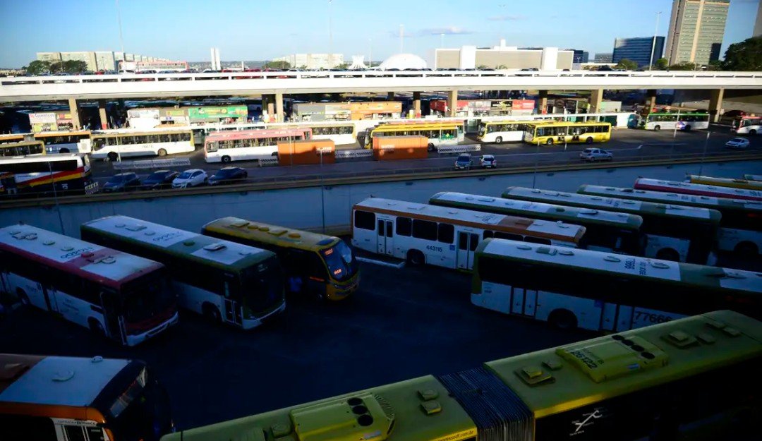 Nunes Marques cobra TREs por transporte público gratuito nas eleições