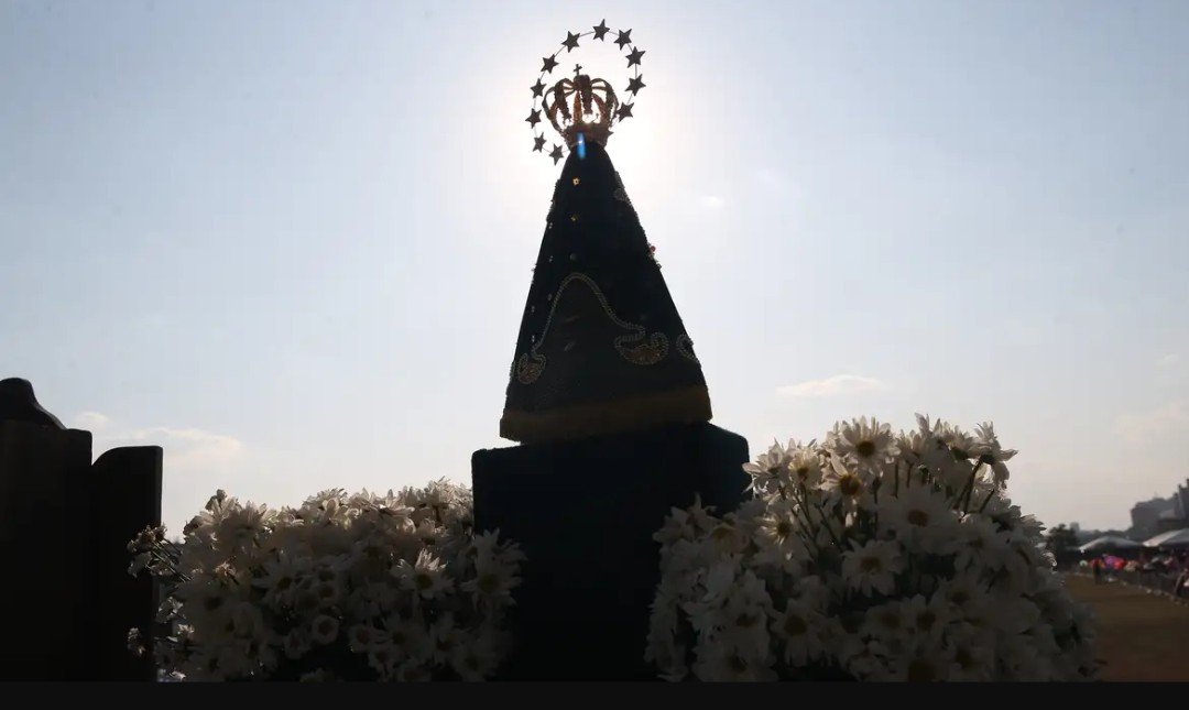 Dino manda PF investigar disseminação de ataques a imagens católicas