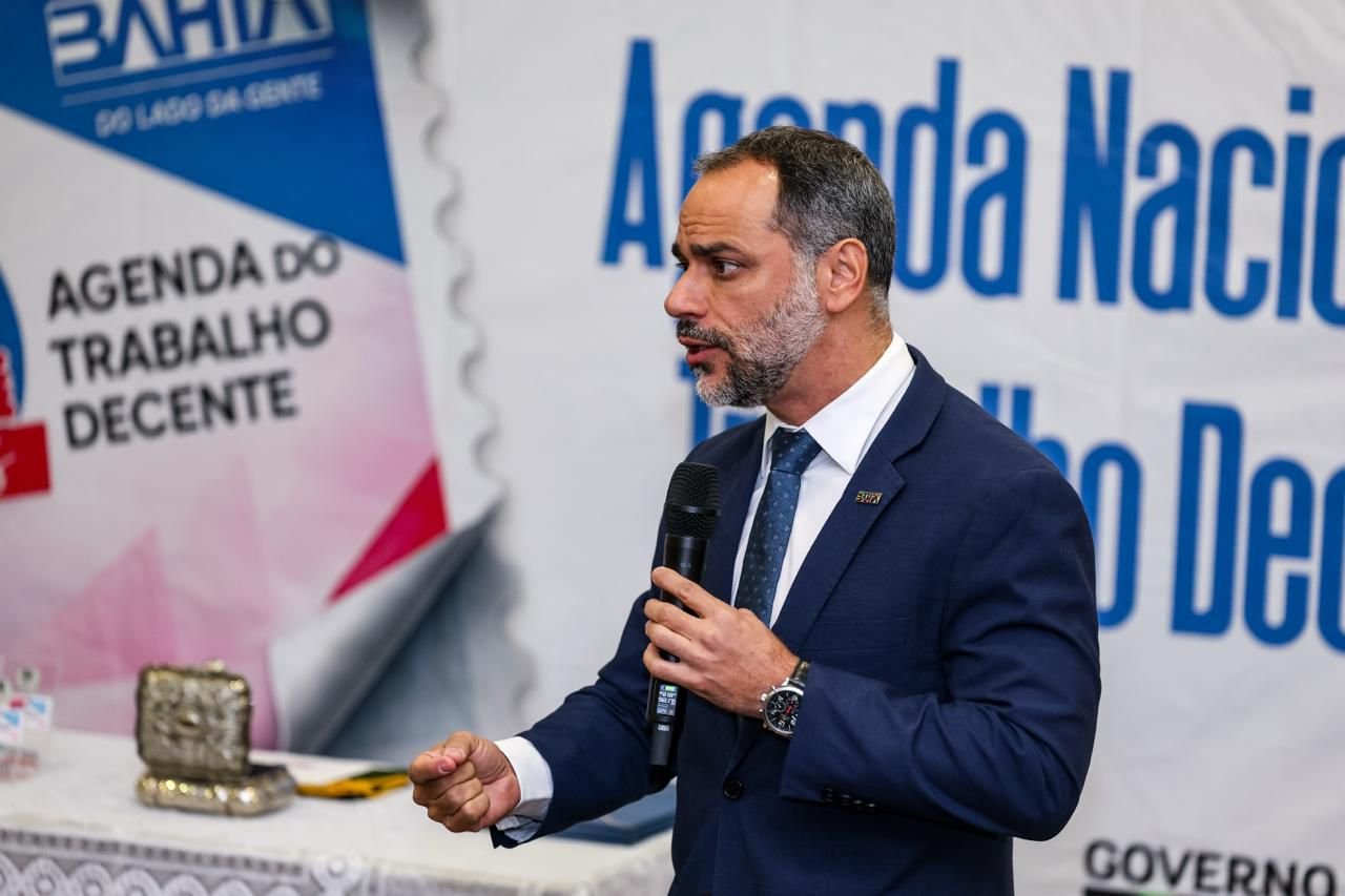 Augusto Vasconcelos celebra 310 mil novos empregos gerados na gestão Jerônimo