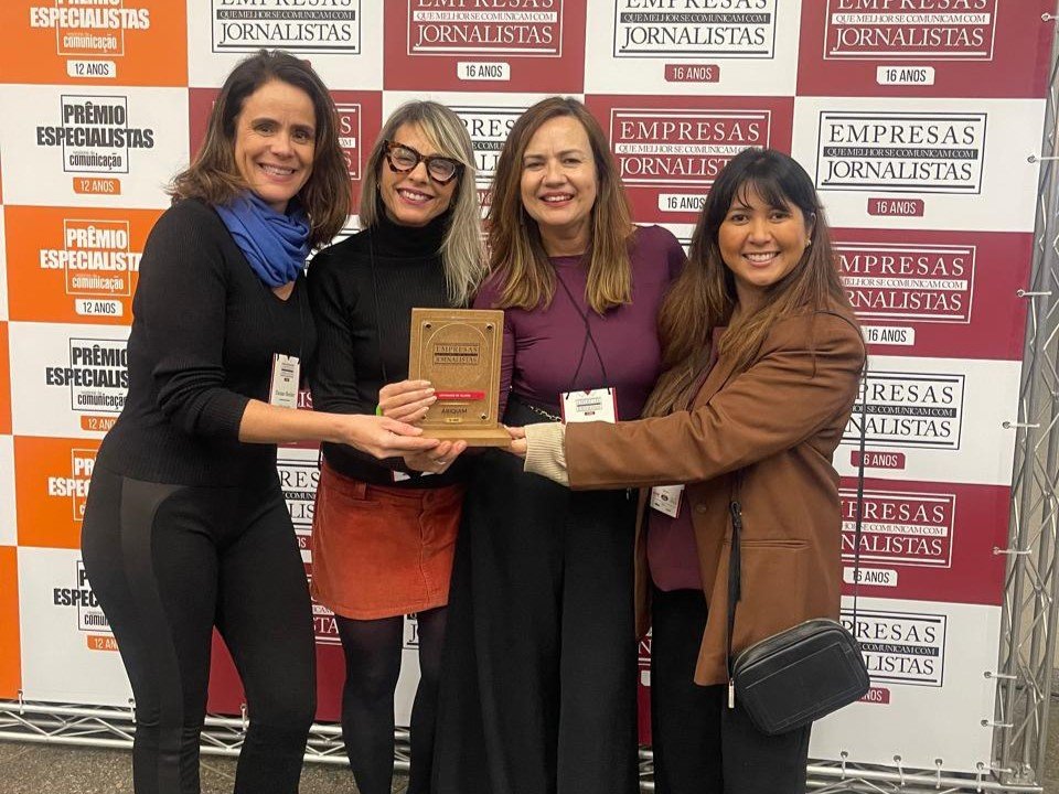 Abiquim é reconhecida em premiação por relacionamento com a imprensa