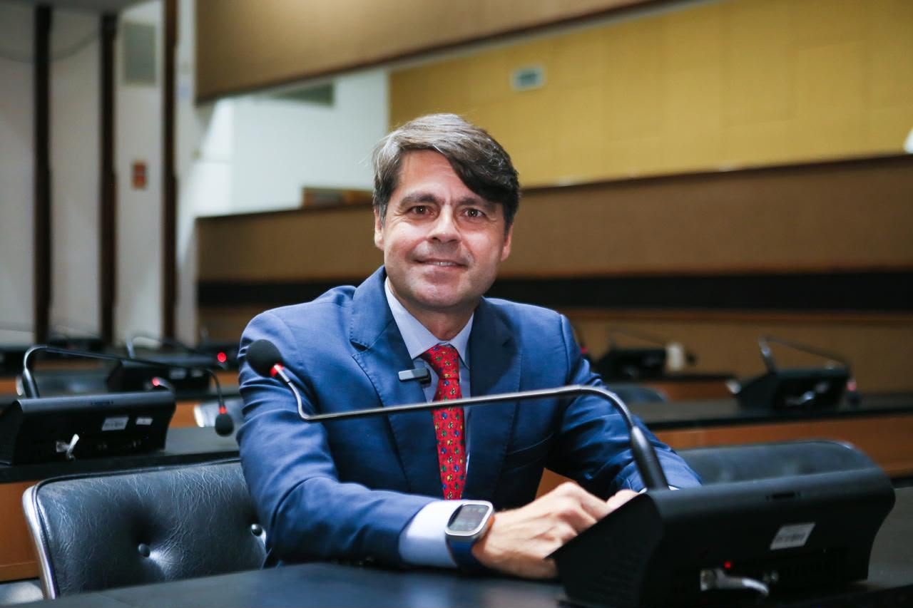 Paulo Câmara é reeleito deputado estadual com 65.682 votos