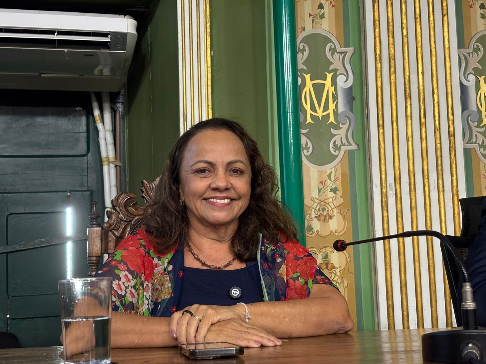 Aladilce diz que liminar do TJ-BA suspendendo título a Flávio Bolsonaro em comício prova ilegalidade do ato