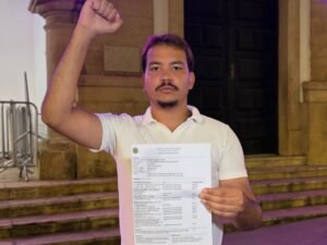 Leia mais sobre o artigo Ação Popular questiona legalidade de Título de Cidadão Soteropolitano a Flávio Bolsonaro