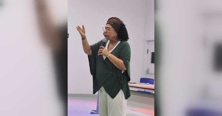 Marta Rodrigues celebra fim da escala 6×1 e alerta para risco de retrocesso: “Precisamos reeleger Lula para manter essa conquista”
