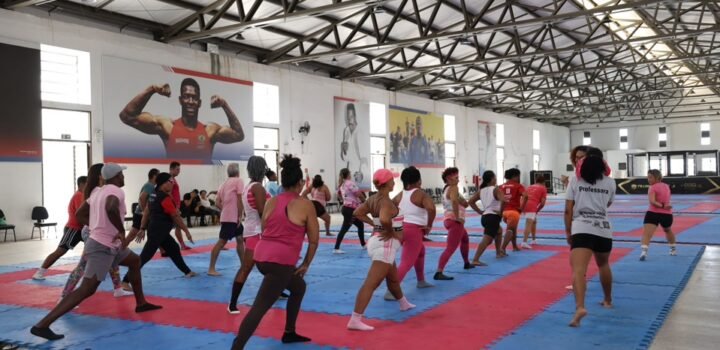Outubro Rosa: Sudesb reúne alunas de artes marciais para reforçar importância do autocuidado na luta contra o câncer de mama