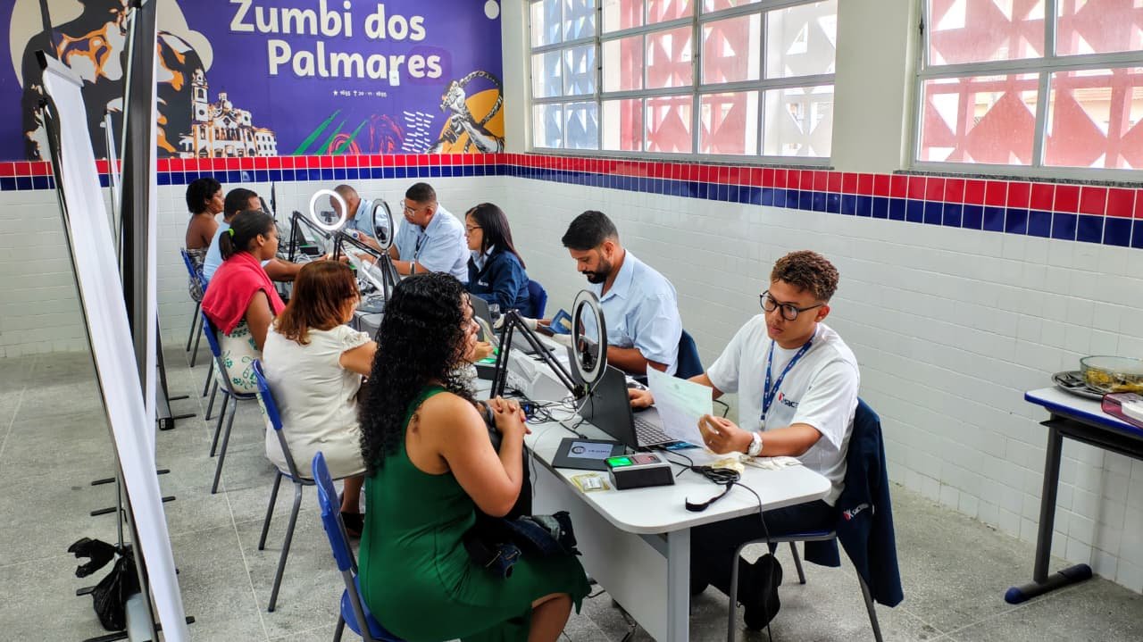 SAC Itinerante realiza atendimento da nova carteira de identidade em Salvador