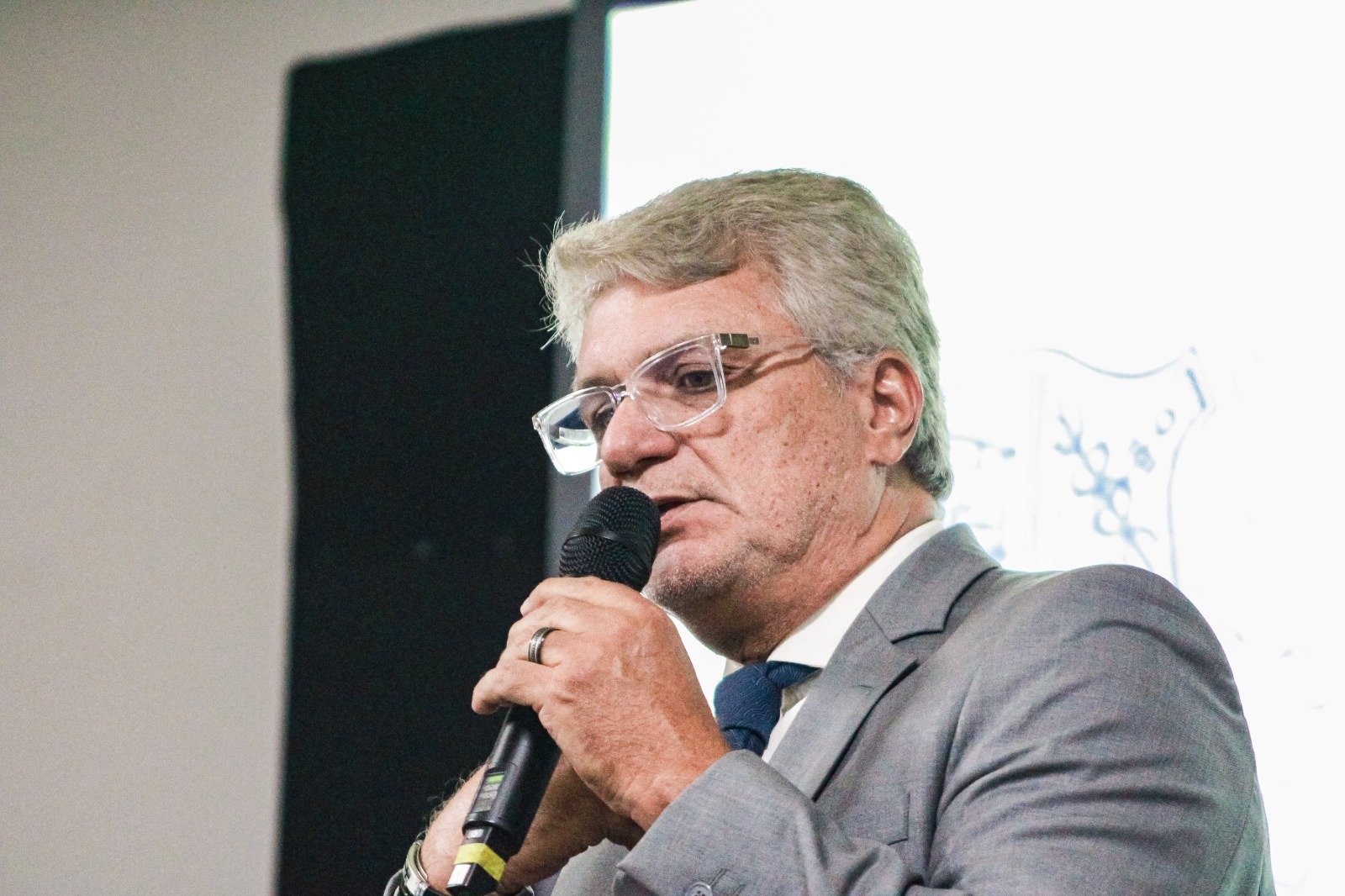 Menos voos, menos acesso: ACB alerta para riscos à economia baiana