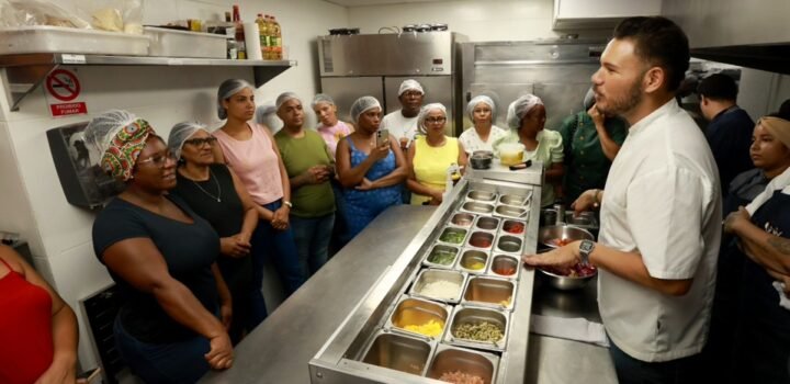 VLT de Salvador e RMS: Empreendedores e marisqueiras do Subúrbio participam de imersão em gastronomia de grande porte