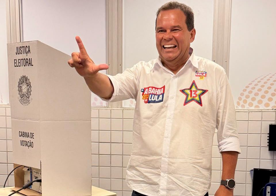 “Hoje o Brasil vai mostrar nas urnas que quer seguir no caminho da democracia”, diz Geraldinho durante votação em Salvador