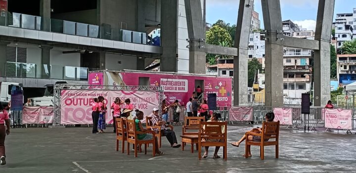 Sesab e MS ofertam atendimentos para mulheres durante Outubro Rosa
