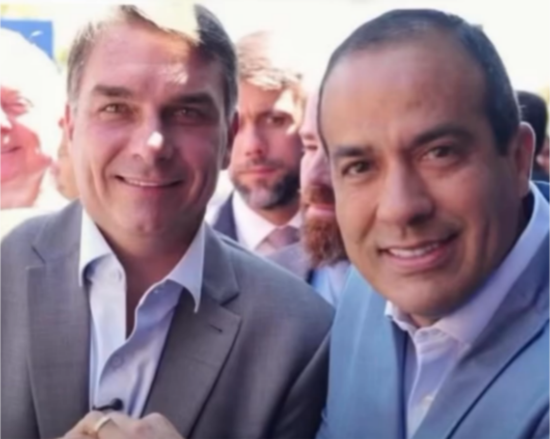 Funcionários da Prefeitura de Salvador denunciam pressão para participar de ato de Flávio Bolsonaro na Barra