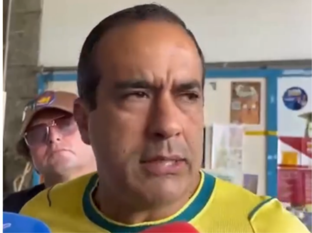 Bruno Reis atribui atrasos no transporte a problemas operacionais e nega retenção de frota