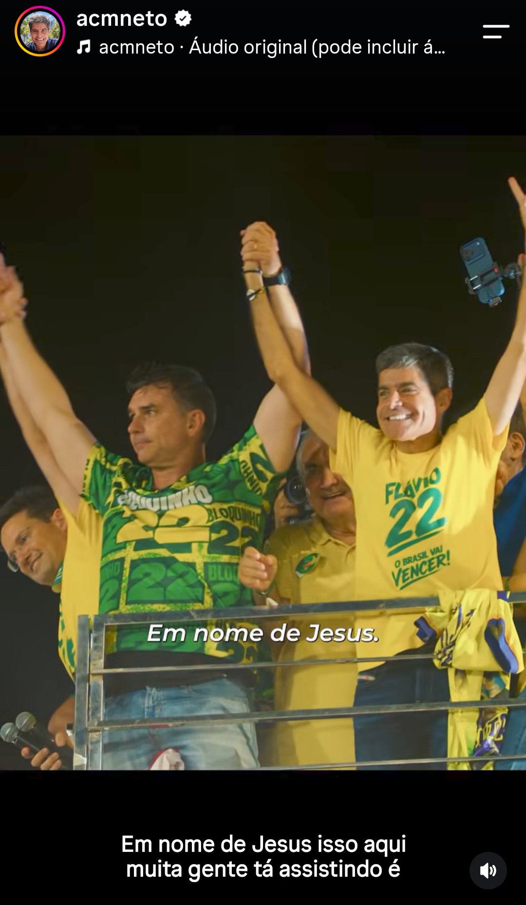 Flávio Bolsonaro recebe título de cidadão soteropolitano em ato político na Barra
