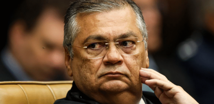 Dino manda PF apurar interferência externa no processo eleitoral
