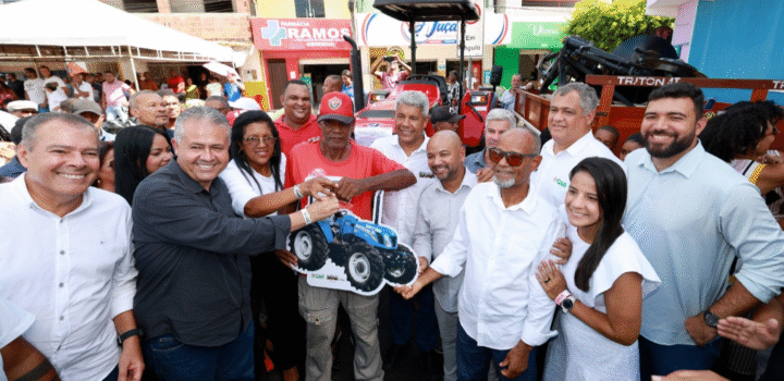 Terra Nova recebe equipamentos agrícolas e tem obra de encosta autorizada